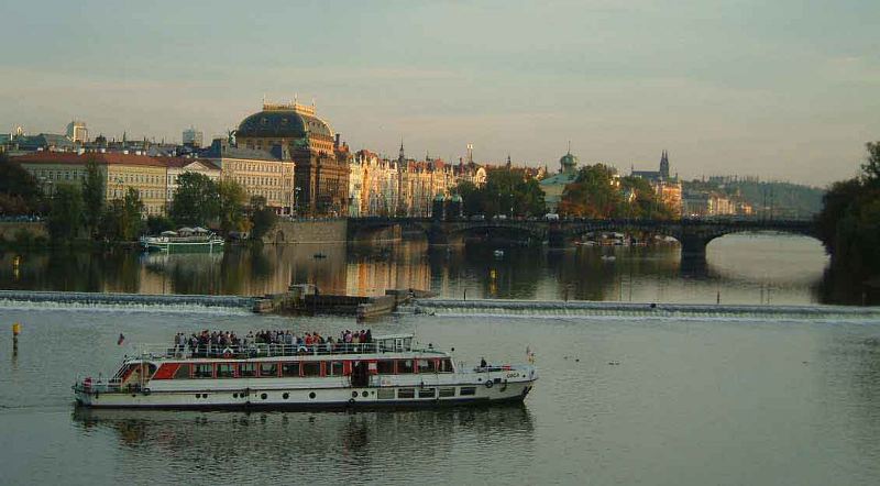 up_river_from_charles_bridge.jpg