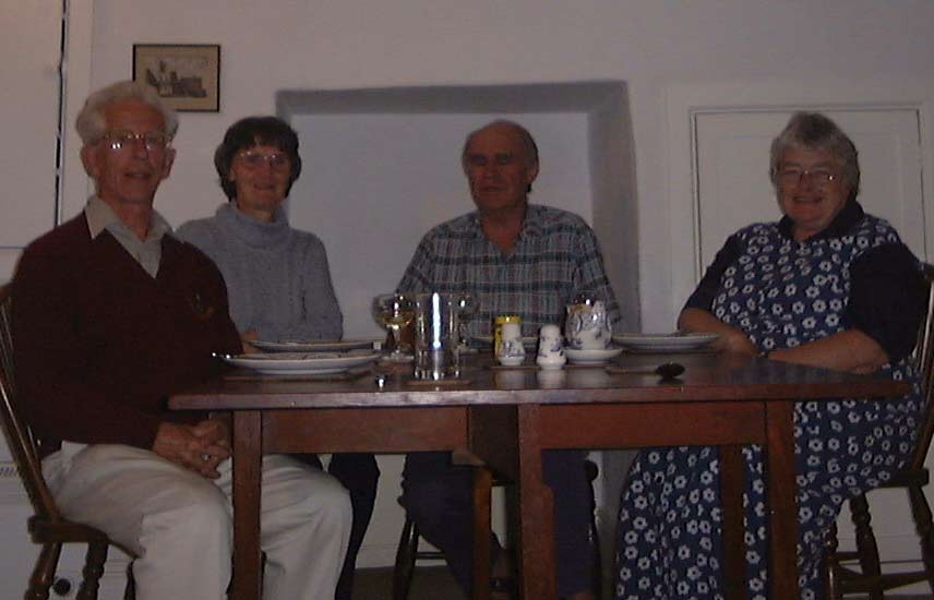 F6a.jpg (39780 bytes)